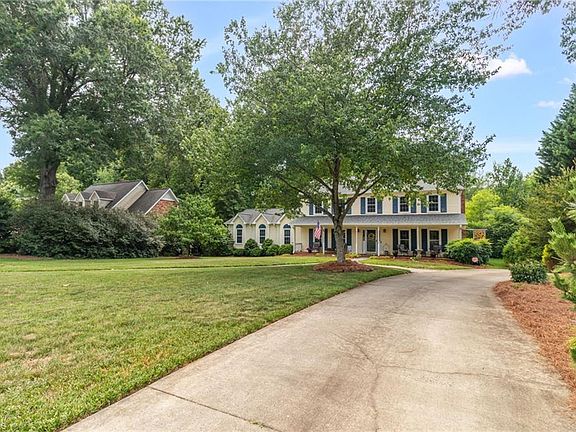 3rd image of 237 Rockford Rd