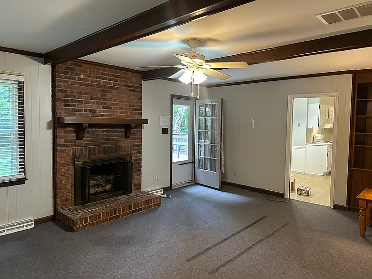 3902 Derbyshire Dr — Photo 2