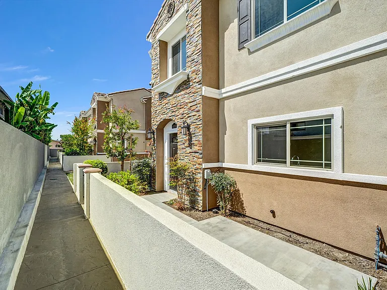 14095 Edwards St — Photo 28