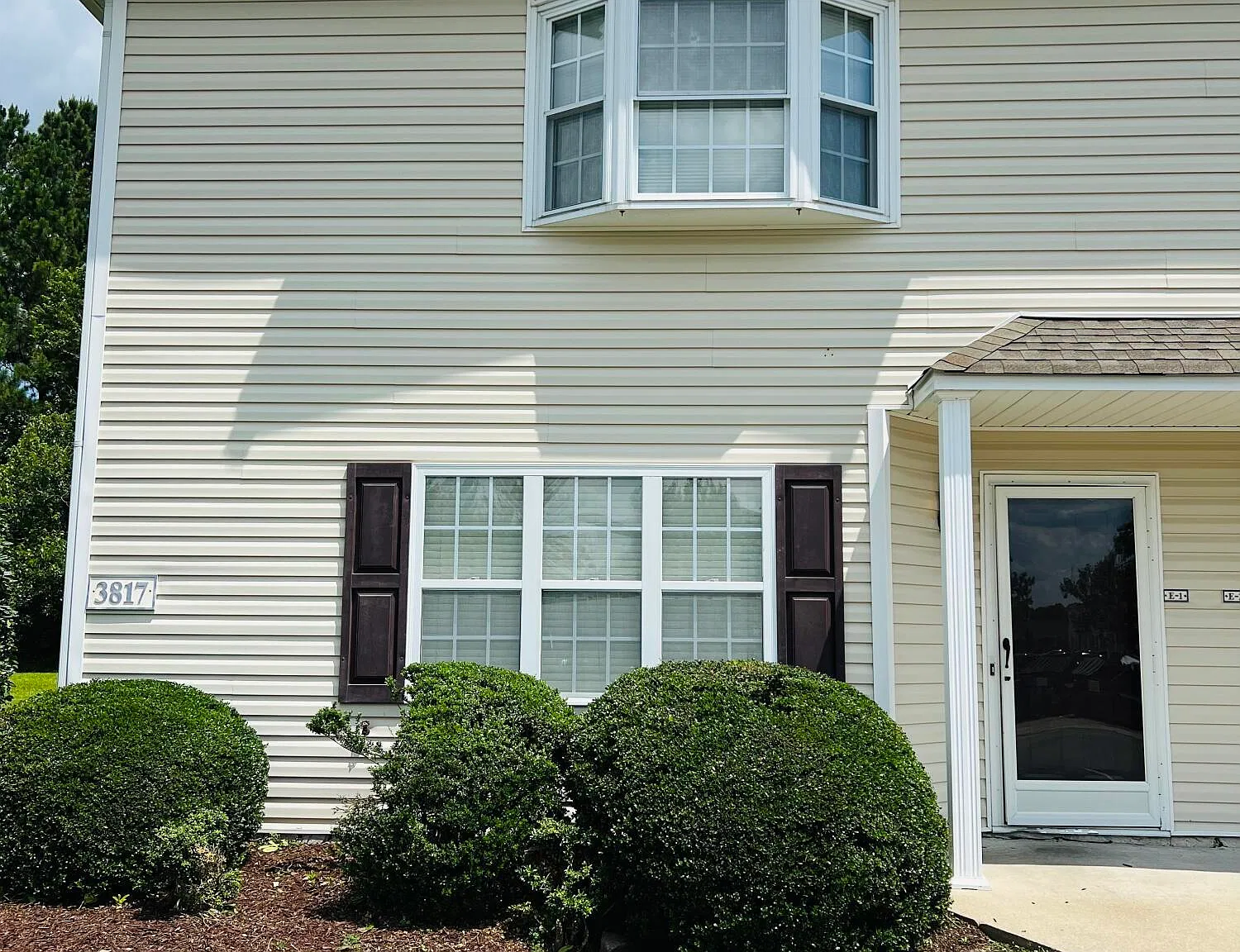 3 bed, 2.5 bath, 1400 sqft, $1,400 — Photo 1