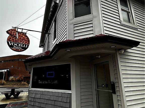 3rd image of 990 Oakland Ave #A-2