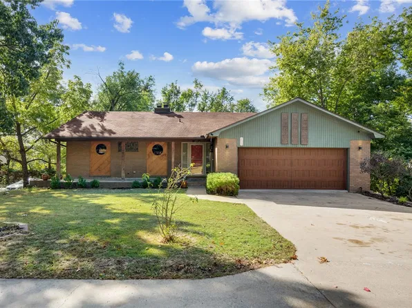 205 W Lakeview Dr, Springdale, AR 72764