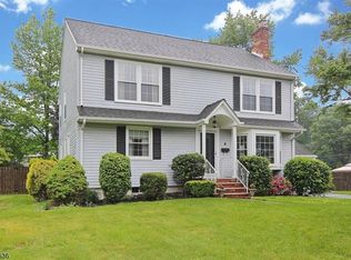 4 Fieldcrest Dr, Scotch Plains, NJ 07076