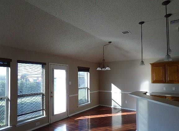 3rd image of 130 Logan Ln