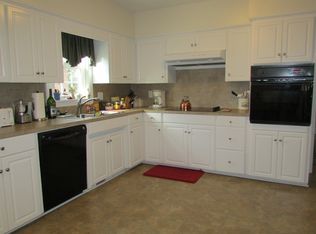 2813 Northampton Dr, Greensboro, NC 27408