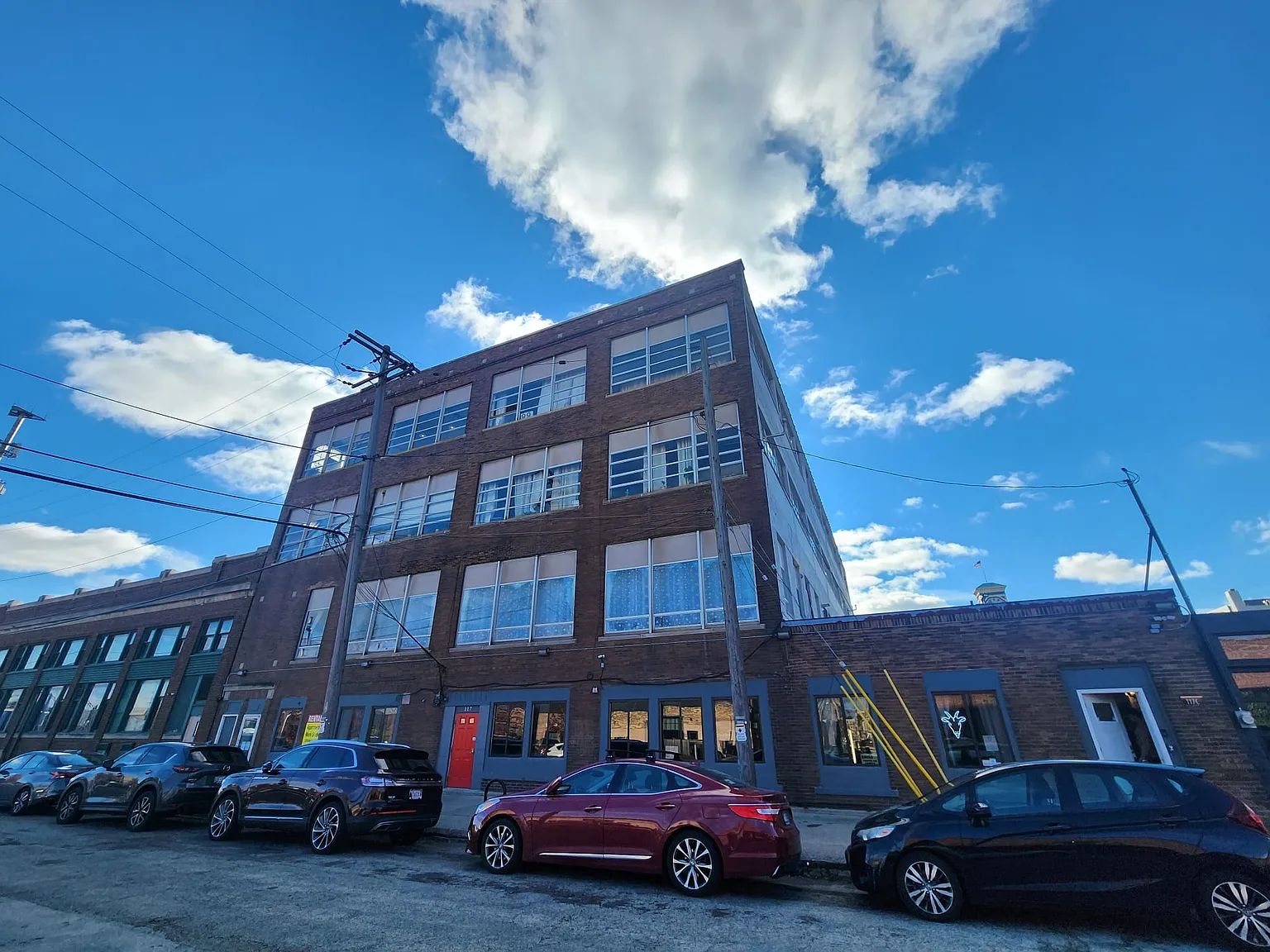 2 bed, 2000 sqft, $2,495 — Photo 3