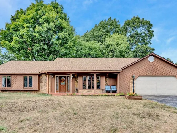 5547 Warwood Dr, Roanoke, VA 24018