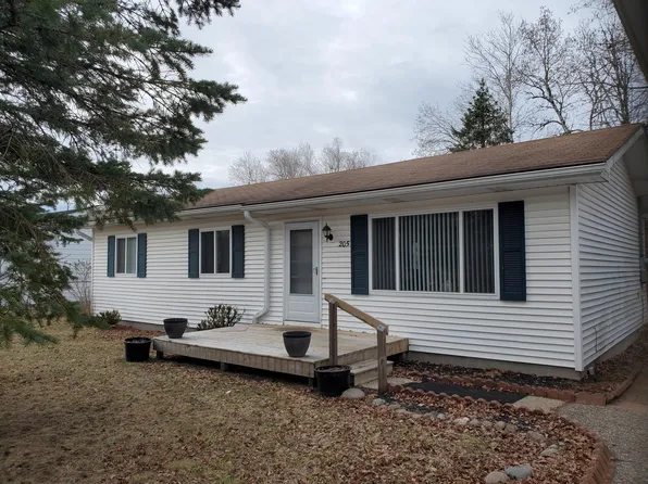 205 N 3rd St, Roscommon, MI 48653