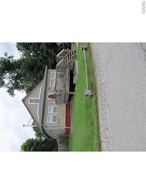 812 Benton St photo 1