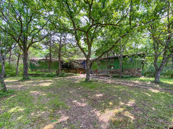 729 Fallen Ash Rd, Yellville, AR 72687