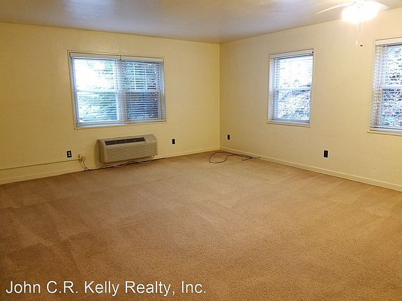 4th image of 400 4th St APT 4