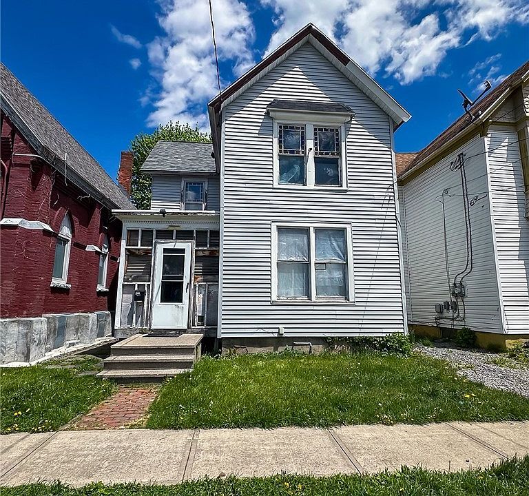 1st image of 736 Roberts St