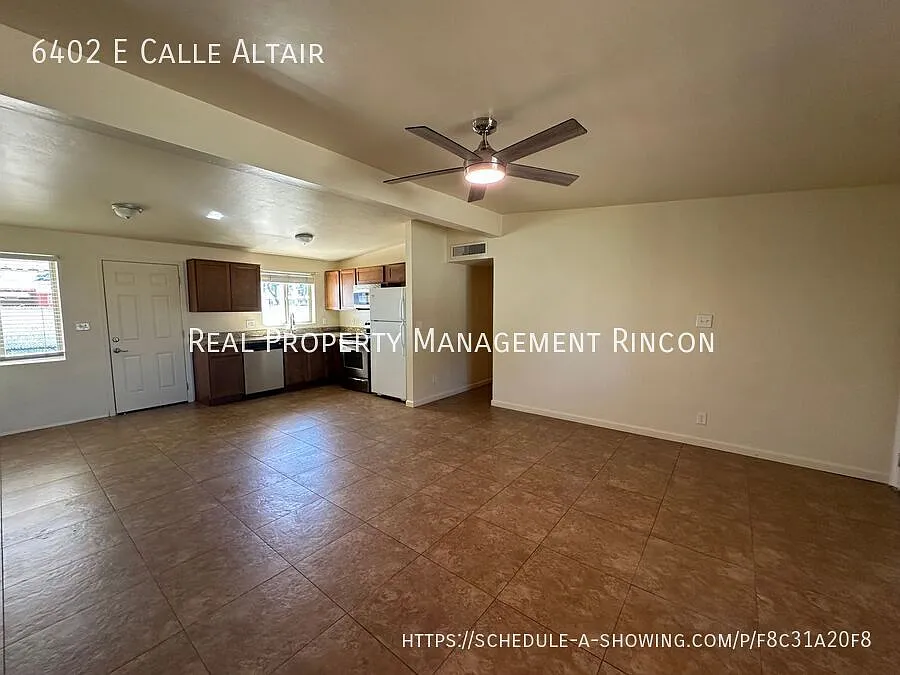 4 Bed/2 Bath House with Large Backyard on Eastside! — Photo 2