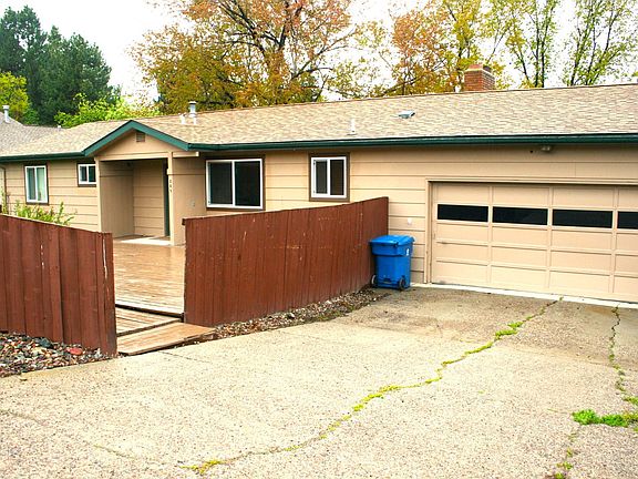 4th image of 805 Whitaker Dr