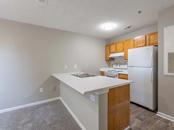 Sharon Pointe Apartment Homes