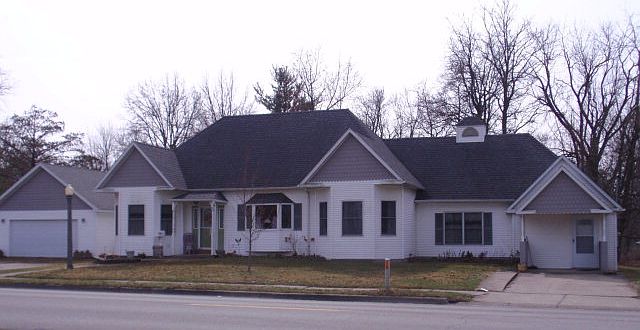 1st image of 802 E Patterson St