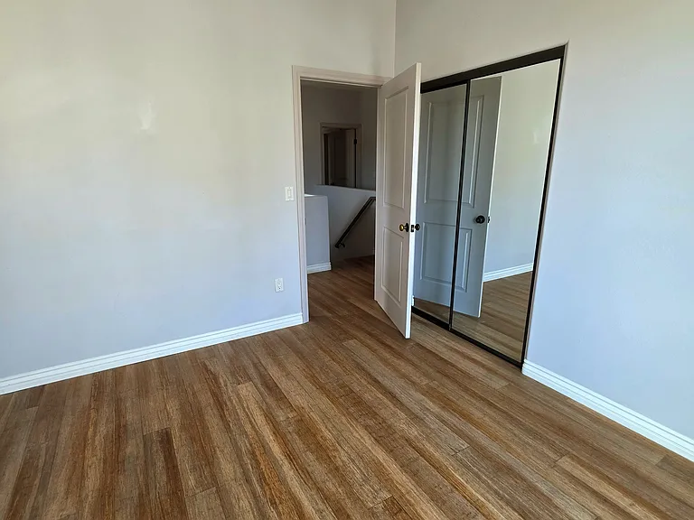 13438 Roselle Ave — Photo 53