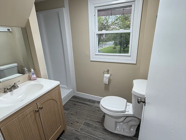 72 Berlin Ave — Photo 8