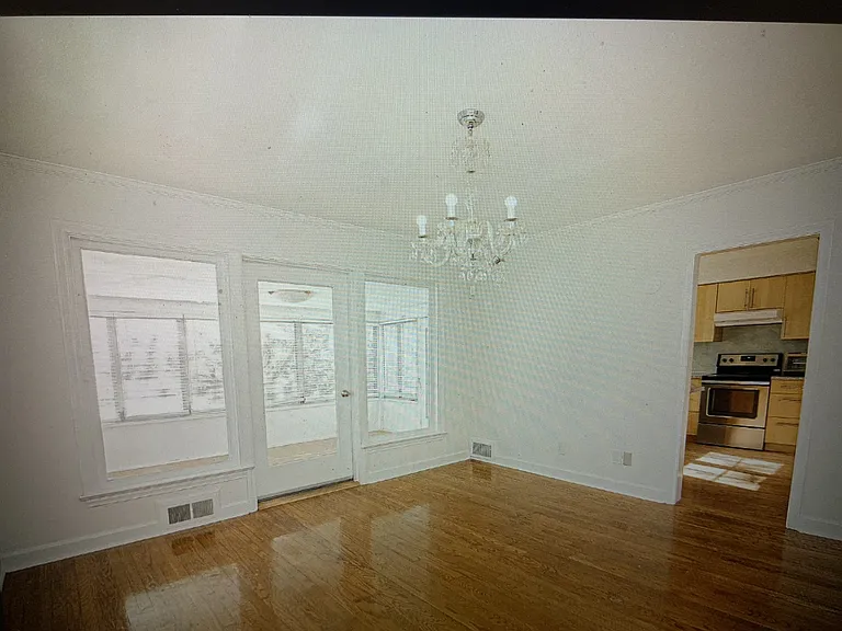 526 Williams Rd — Photo 8