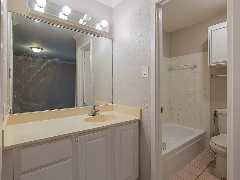 13619 Flagstone Ln — Photo 7