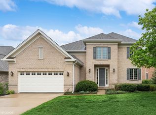 2013 Royal Ridge Dr, Northbrook, IL 60062