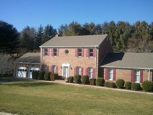 2nd image of 258 Ivy Ln