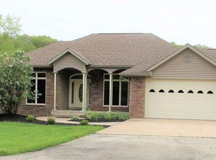 12711 Highway 52, Miles, IA 52064