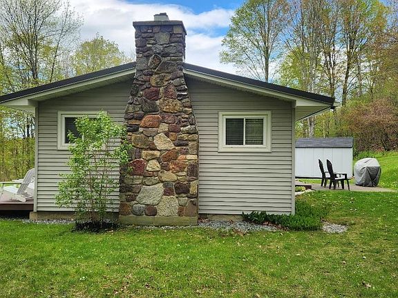 2nd image of 56 Burr Pond Road