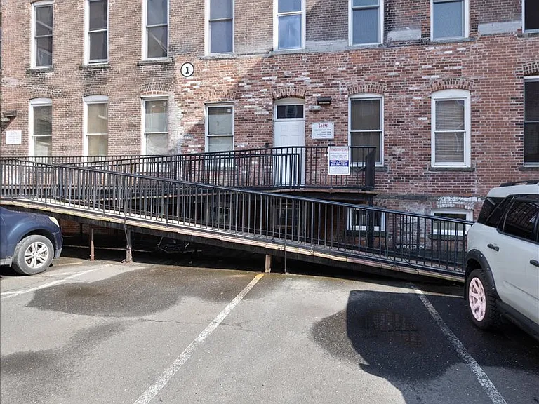 325 Lafayette St #1003 — Photo 2