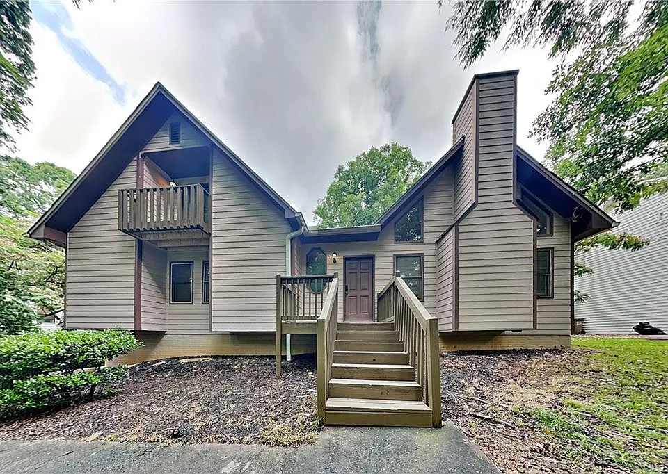 4125 Inola Trl NE