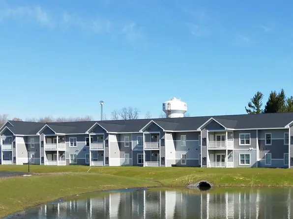 Contemporary Home Suites, 5461 Orangeport Rd #502, Brewerton, NY 13029