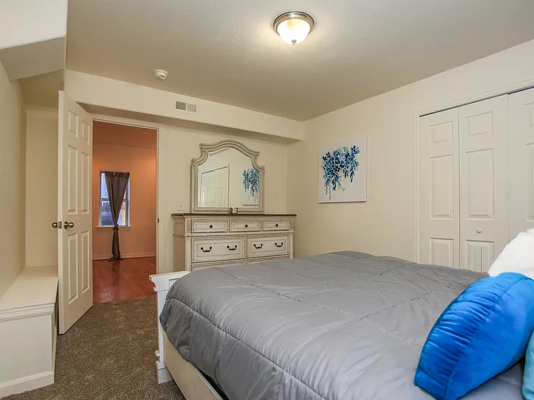 642 Maple St — Photo 13