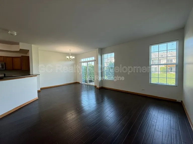 1026 Turin Dr — Photo 5