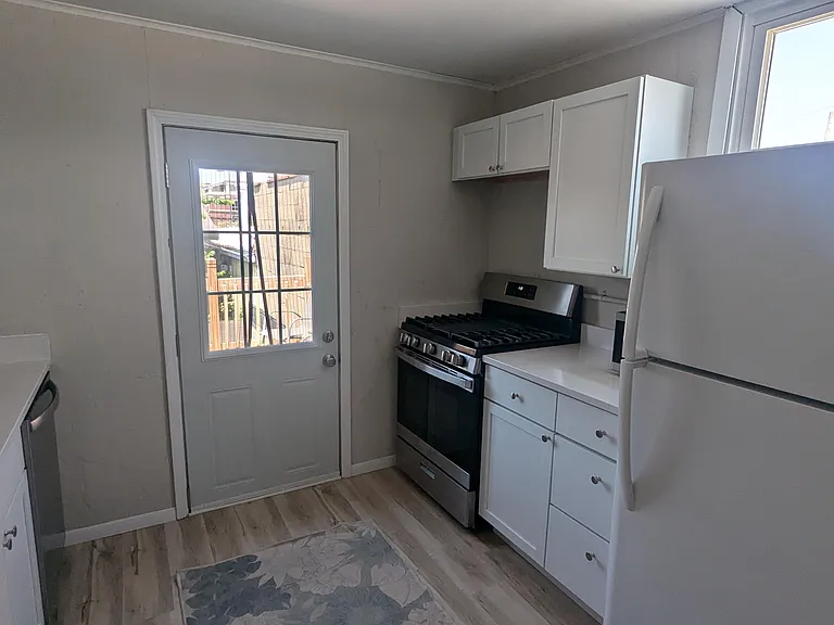 219 S Locust St #2 — Photo 10
