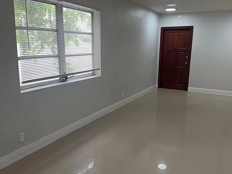 Bellagio Apartments — Photo 39