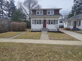 118 N 4th St APT 1, Geneva, IL 60134