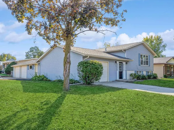 716 12th Ave, De Witt, IA 52742