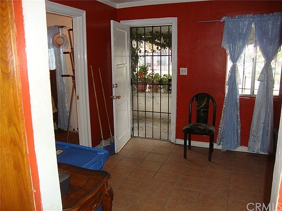 4th image of 1609 E Century Blvd