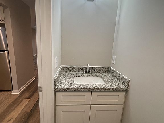 3rd image of 426 Brucken Strasse #702