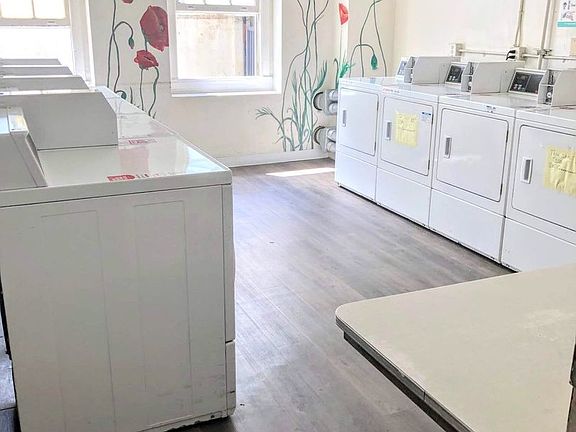 5th image of 2505 W 6th St #908