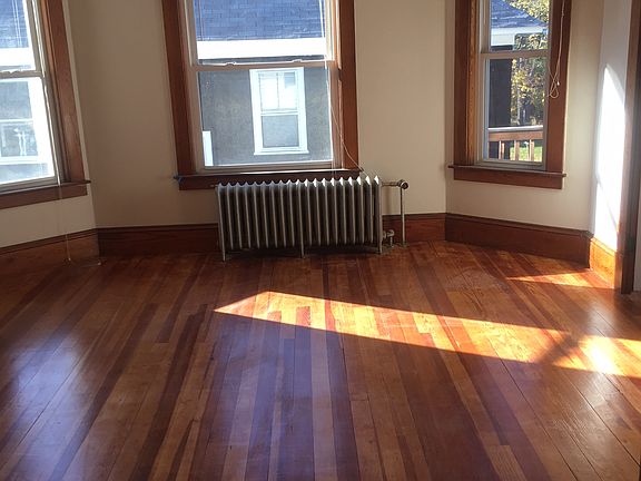 5th image of 59 Riddell St #2