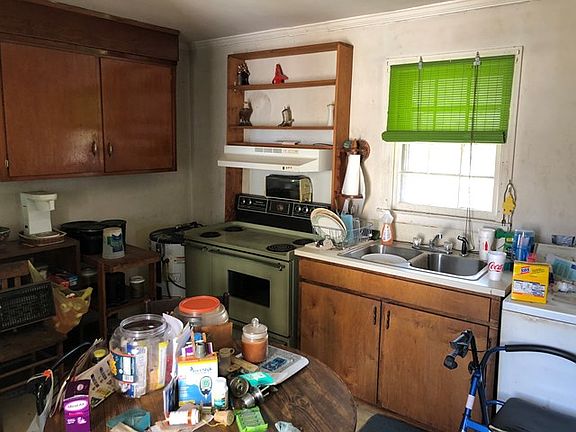 5th image of 36 Patricia Dr