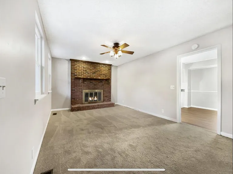 433 Rockwood Dr — Photo 6