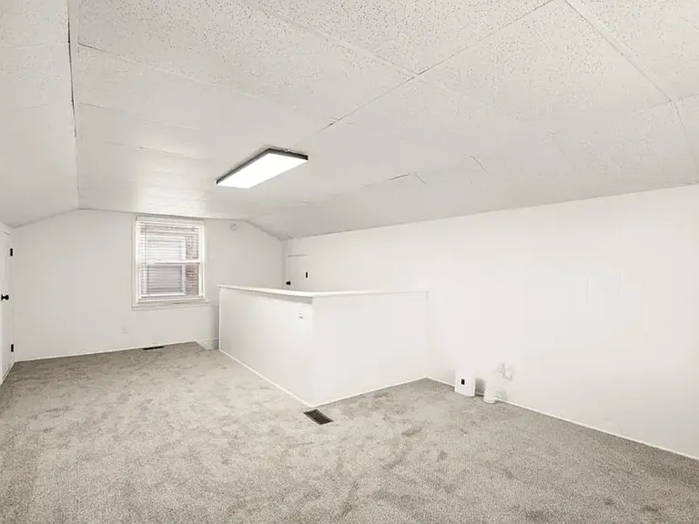 8871 Sussex St — Photo 21