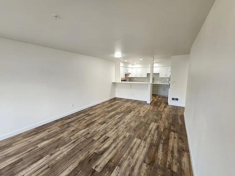 Issaquah Valley Place — Photo 6
