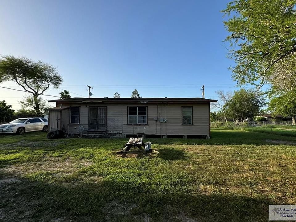1st image of 124 Pandana St
