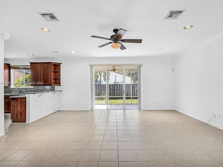 1663 E Harmony Lake Cir — Photo 11