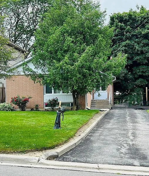 29 Caronport Cres #BASEMENT