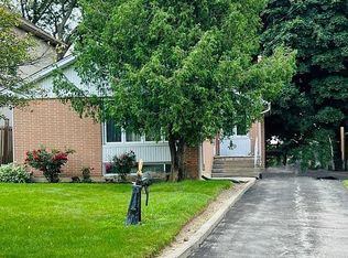 29 Caronport Cres #Basement, Toronto, ON M3A 1G9
