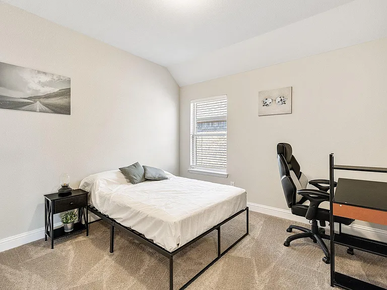 2072 Olivereta Dr — Photo 16